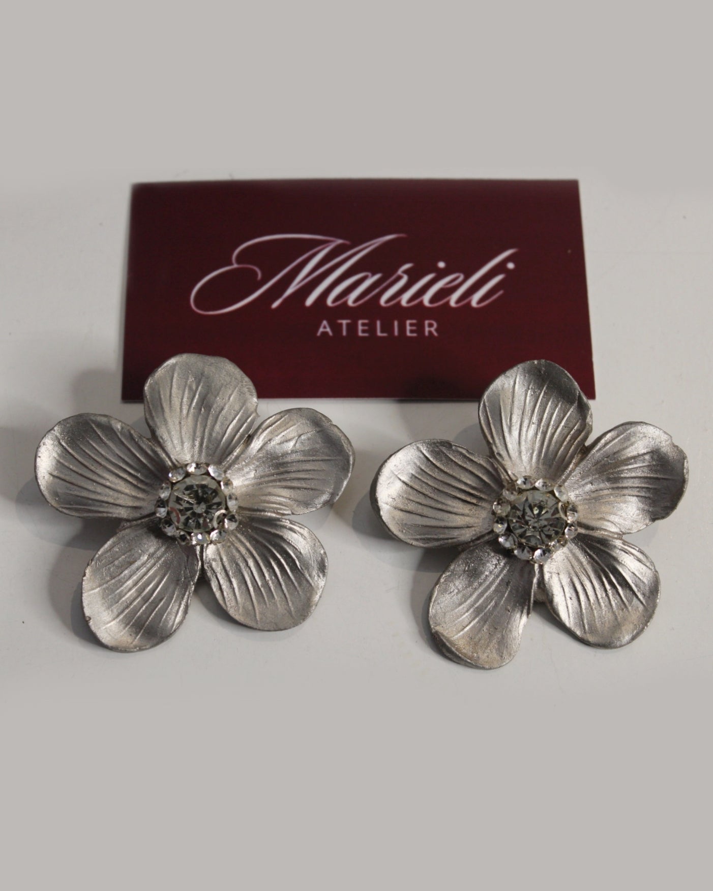 Мариели минђуше са цветовима, посребрене