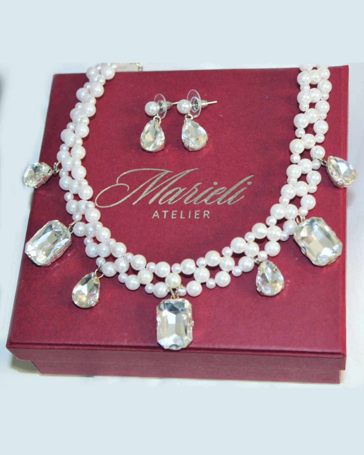 Луксузни ручно израђени сет од бисера и кристала