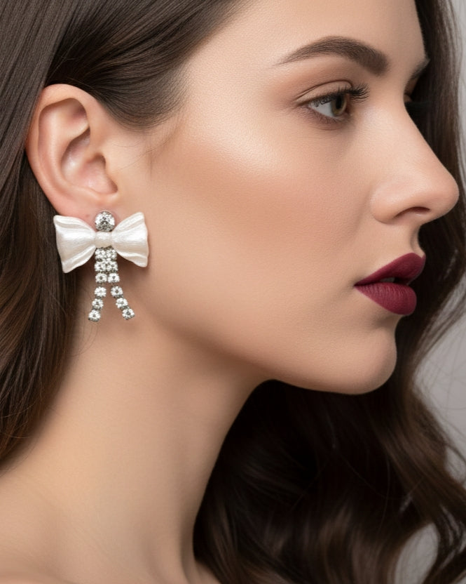 Минђуше са лептир машном